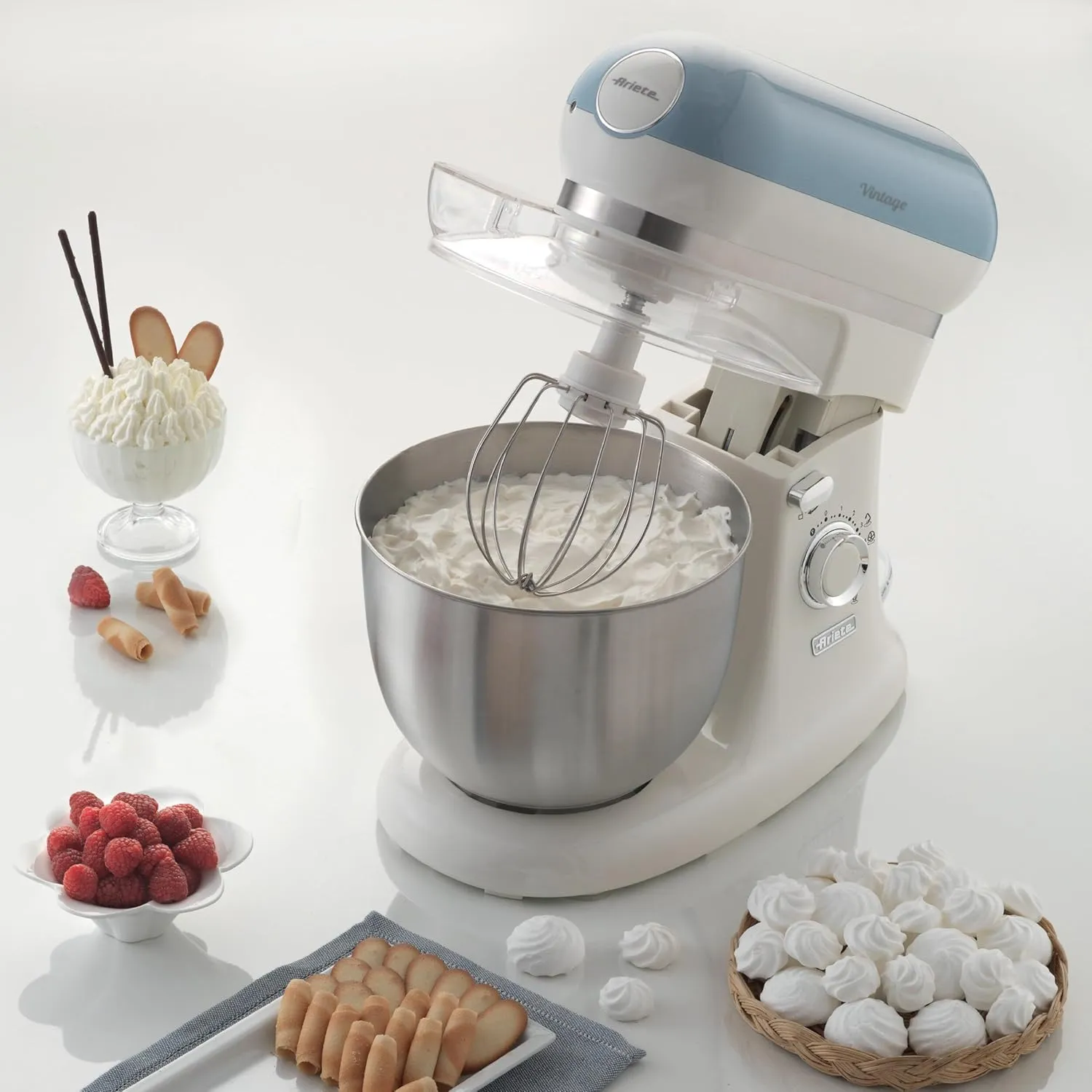 ARIETE - 00C158805AR0 VINTAGE MIXER 1588 KM ARIETE STAND MIXER CREAM/LIGHT BLUE