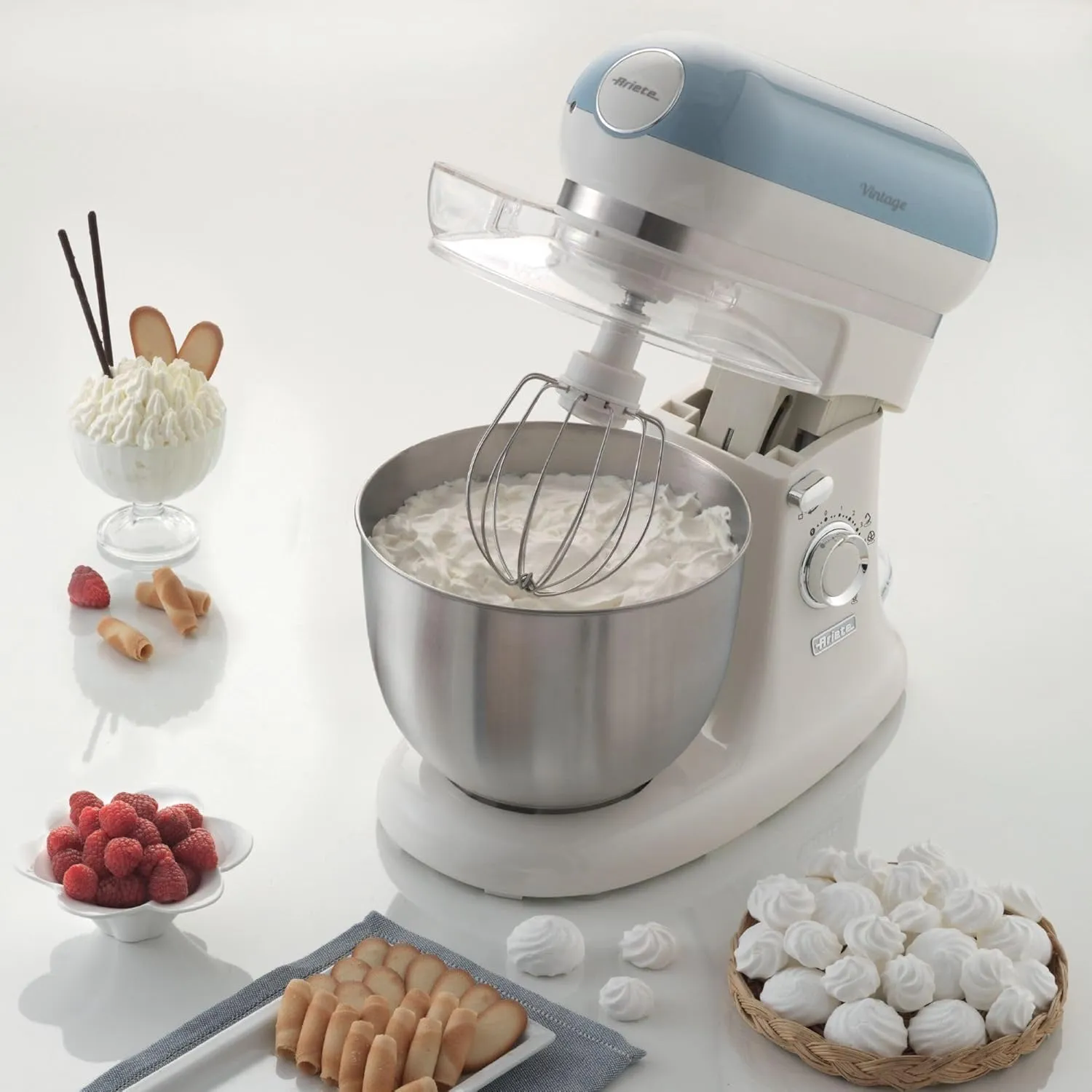 ARIETE - 00C158805AR0 VINTAGE MIXER 1588 KM ARIETE STAND MIXER CREAM/LIGHT BLUE