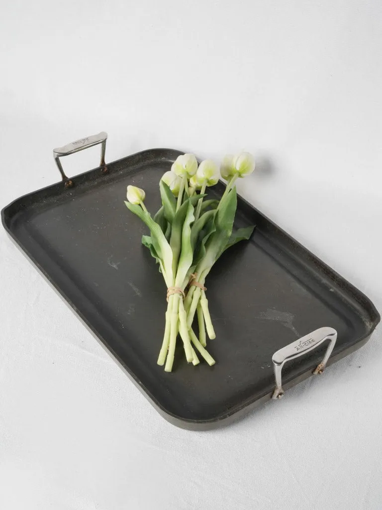 Cast iron grill pan w/ handles 13" x 20½"