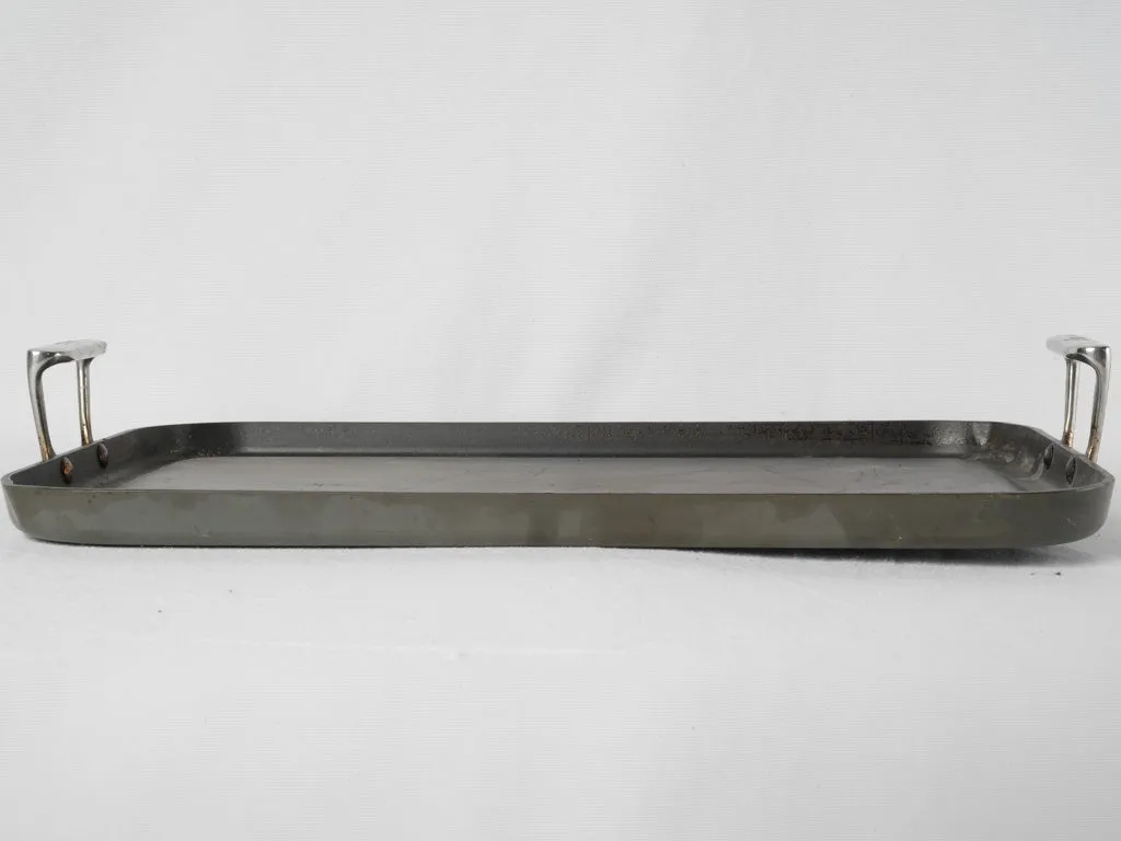 Cast iron grill pan w/ handles 13" x 20½"