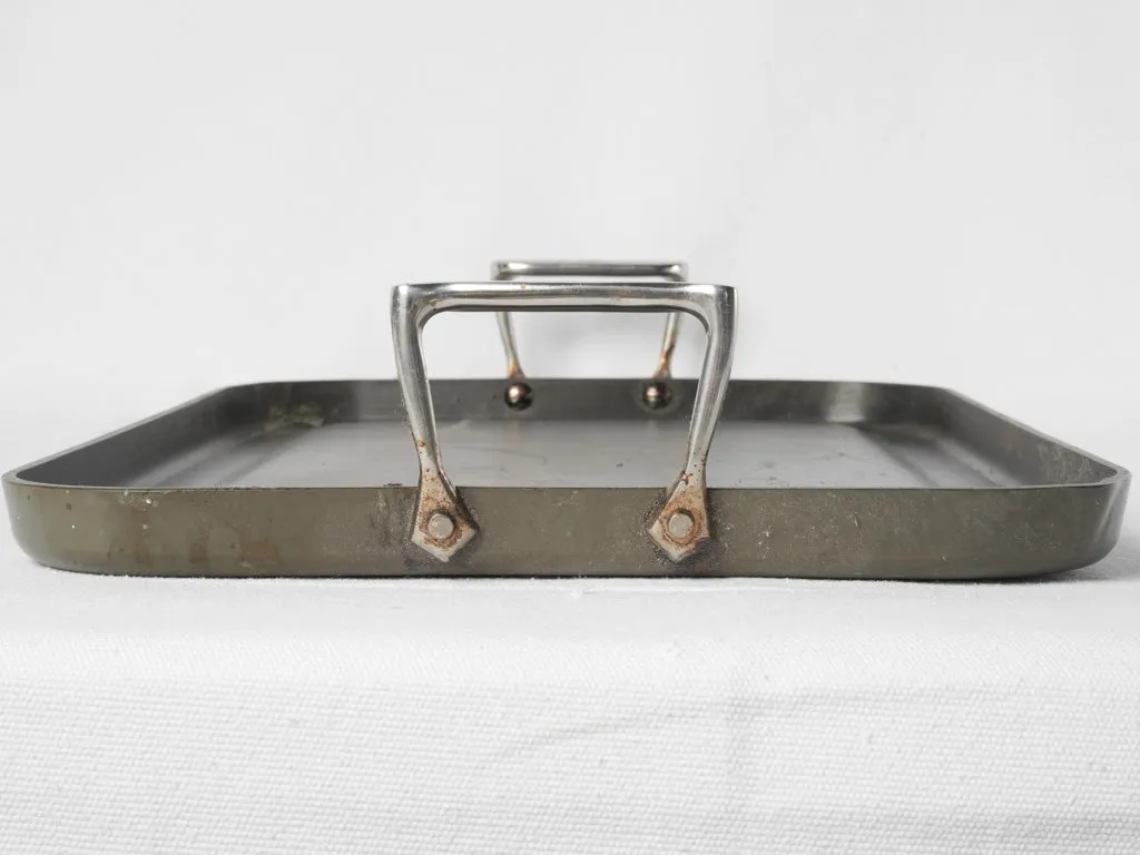 Cast iron grill pan w/ handles 13" x 20½"
